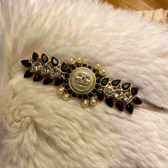 Authentic Chanel hair clip - Picture 3 of 5